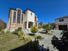 Mərdəkan qəsəbəsində 5 otaqlı ev al. Yaşayış sahəsi 350 m2, -2