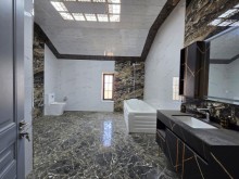 Mərdəkan qəsəbəsində 5 otaqlı ev al. Yaşayış sahəsi 350 m2, -17