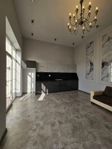 Mərdəkan, Teymur Quliyev küçəsində, ətrafı villa evlər olan ərazidə bağ evi satılır, -9