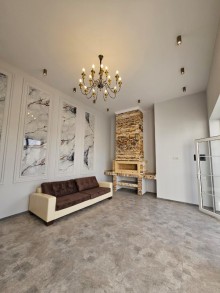 Mərdəkan, Teymur Quliyev küçəsində, ətrafı villa evlər olan ərazidə bağ evi satılır, -11