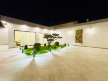Mərdəkanda villa evlər satılır. 2 mərtəbəli, 5 otaqlı ev 316 m2, -6