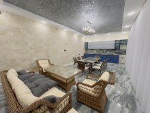 Mərdəkanda villa evlər satılır. 2 mərtəbəli, 5 otaqlı ev 316 m2, -11