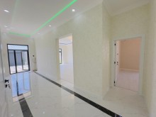 Bakı şəhəri 230 saylı orta məktəb yaxınlığında hovuzlu ev satılır. Şüvəlan, -19