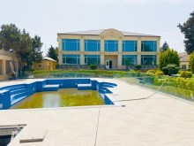 Mərdəkan Qızıl Qum bağlarında Stadionlu ev satılır. 3 mərtəbəli, -7