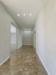 Mərdəkan q. Satılır 4 otaqlı həyət evi/bağ evi 170 m², -18