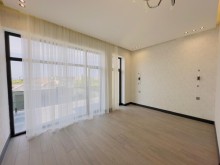 Satılır 5 otaqlı həyət evi/bağ evi 300 m², Mərdəkan q. Buzovna yolunda, -18
