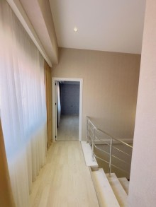 Bakı şəhəri, Mərdəkan qəsəbəsi, həyət evi satılır, 140 m2, 4 otaq, -16
