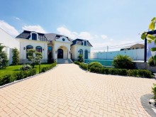 Mərdəkanda həyət evi/bağ evi 5 otaqlı 260 m², -18