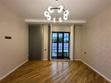 Satılır 5 otaqlı həyət evi/bağ evi 200 m², Şüvəlan q., -18