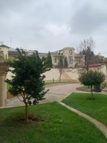Gənclik m.st ətrafında ən elit ərazidə 3 mərtəbəli ev satılır, -2