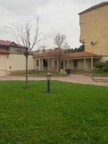 Gənclik m.st ətrafında ən elit ərazidə 3 mərtəbəli ev satılır, -10