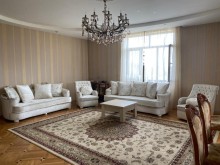 Bakı şəhəri, Saray qəsəbəsində 3 mərtəbli 6 otaqlı ev satılır, -5