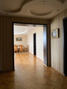 Bakı şəhəri, Saray qəsəbəsində 3 mərtəbli 6 otaqlı ev satılır, -8
