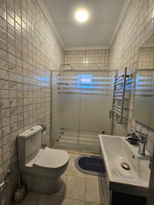 Şüvəlan Park kompleksi yaxınlığında 2 mərtəbəli bağ evi satılır, -15