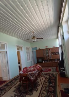 Mərdəkanda "canlı əfsanə" satılır 1957-ci ilin həyət evi, -2