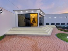Mərdəkan Əncirlik massivində 1 mərtəbəli villa satılır. 5 otaqlı Modern ev, -4