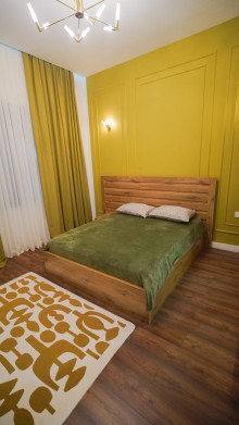 Mərdəkanda 1 mərtəbəli, 4 otaqlı modern ev satılır. Bağ evi 5 sot topraqda inşa edilib, -14