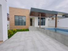 Mərdəkan qəsəbəsi villalar olan mehellede Bravo yolunun ustu Həyət evi, -2