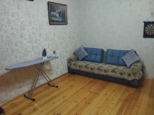 kiraye-ayliq-2-otaq-heyet-evi-baki-sebail-bayil-iceriseher-1744379850-s