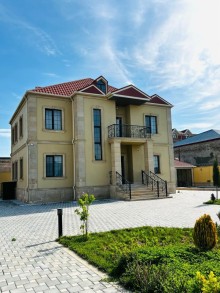 2-mertebeli-7-otaqli-ev-satilir-41944