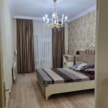 Dağüstü parkın yaxınlığında 4 otaqlı mənzil satılır, -18