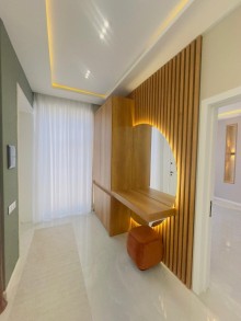 Mərdəkanda yeni tikilmiş gözəl villa satılır. 3 sot torpaq sahəsi, -7