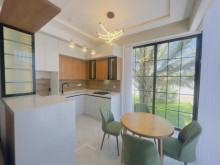 Mərdəkanda yeni tikilmiş gözəl villa satılır. 3 sot torpaq sahəsi, -11