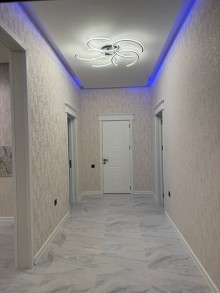 Novxanı bağlarında dənizə yaxın modern ev satılır. Akvaparkdan Diana restoranı istiqamətində, -8