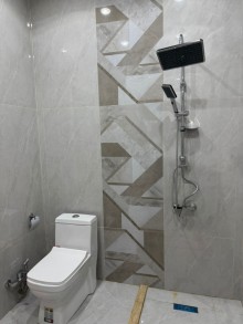 Novxanı bağlarında dənizə yaxın modern ev satılır. Akvaparkdan Diana restoranı istiqamətində, -14