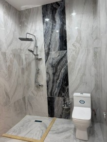 Novxanı bağlarında dənizə yaxın modern ev satılır. Akvaparkdan Diana restoranı istiqamətində, -20