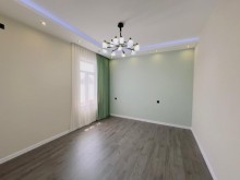 Bakıda 2 mərtəbəli modern ev satılır. Şüvəlan qəsəbəsində 5 otaqlı yeni dacha, -15