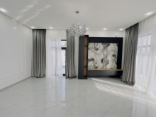 Mərdəkanda  Bravo market və TT market ətrafında yola yaxın modern villa satılır, -8