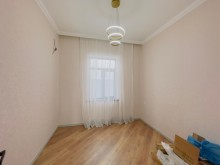 Mərdəkanda  Bravo market və TT market ətrafında yola yaxın modern villa satılır, -13