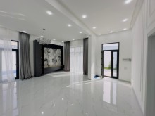 Mərdəkanda  Bravo market və TT market ətrafında yola yaxın modern villa satılır, -16