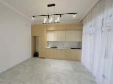 Mərdəkan  Bravo market yolunda 1 mərtəbəli hovuzlu həyət evi satılır, -18