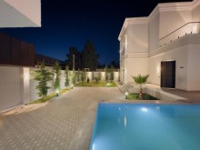 Mərdəkan Qızıl Qum bağlarında, 6 sot torpaq sahəsində inşa edilmiş, 2 mərtəbəli villa satılı, -2