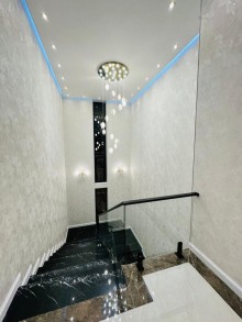 Mərdəkan Qızıl Qum bağlarında, 6 sot torpaq sahəsində inşa edilmiş, 2 mərtəbəli villa satılı, -13