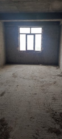 "Azadlıq prospekti" metrosuna, Şərq-Qərb Tibb Mərkəzinə yaxın Yeni Tikili, -2