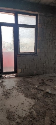 "Azadlıq prospekti" metrosuna, Şərq-Qərb Tibb Mərkəzinə yaxın Yeni Tikili, -3
