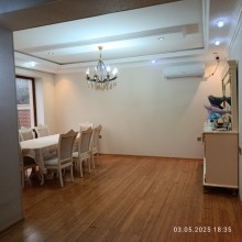 Buzovnada tam mərkəzdə 26 saylı məktəbin yanı Satılır Həyət evi, -4