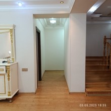 Buzovnada tam mərkəzdə 26 saylı məktəbin yanı Satılır Həyət evi, -6