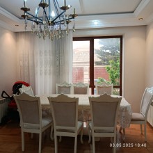 Buzovnada tam mərkəzdə 26 saylı məktəbin yanı Satılır Həyət evi, -8