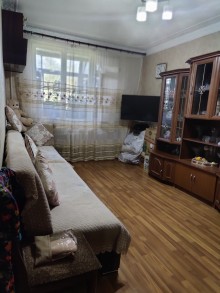 satilir-3-otaq-kohne-tikili-baki-bineqedi-8-ci-mikrorayon-azadliq-37-1755438585