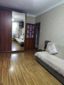 Satılır Köhnə Tikili 8-ci mikrorayonda Azadlıq metrostansiyasına 5 dəqiqəlik məsafədə, -12