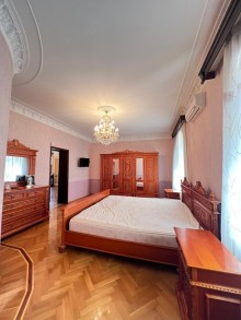In Bakyxanov settlement (Razin) a 4-story villa is for sale, -16