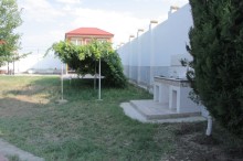 Gəncə şəhərində 1 hektar ərazidə 3 həyət evi olan kompleks satılır, -3