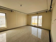 Mərdəkanda 2 mərtəbəli ev satılır Nəlbəki restoranı tərəfdə, -10