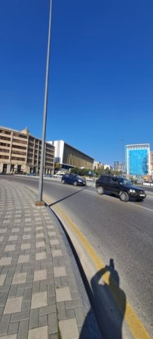 İnşatçılar prospekti,Statistika komitəsinin yanı Köhnə Tikili, -14